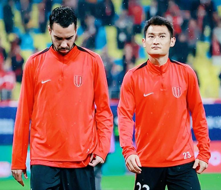 -包含高潮迭起！欧预赛冠军较量胜负难定！的词条