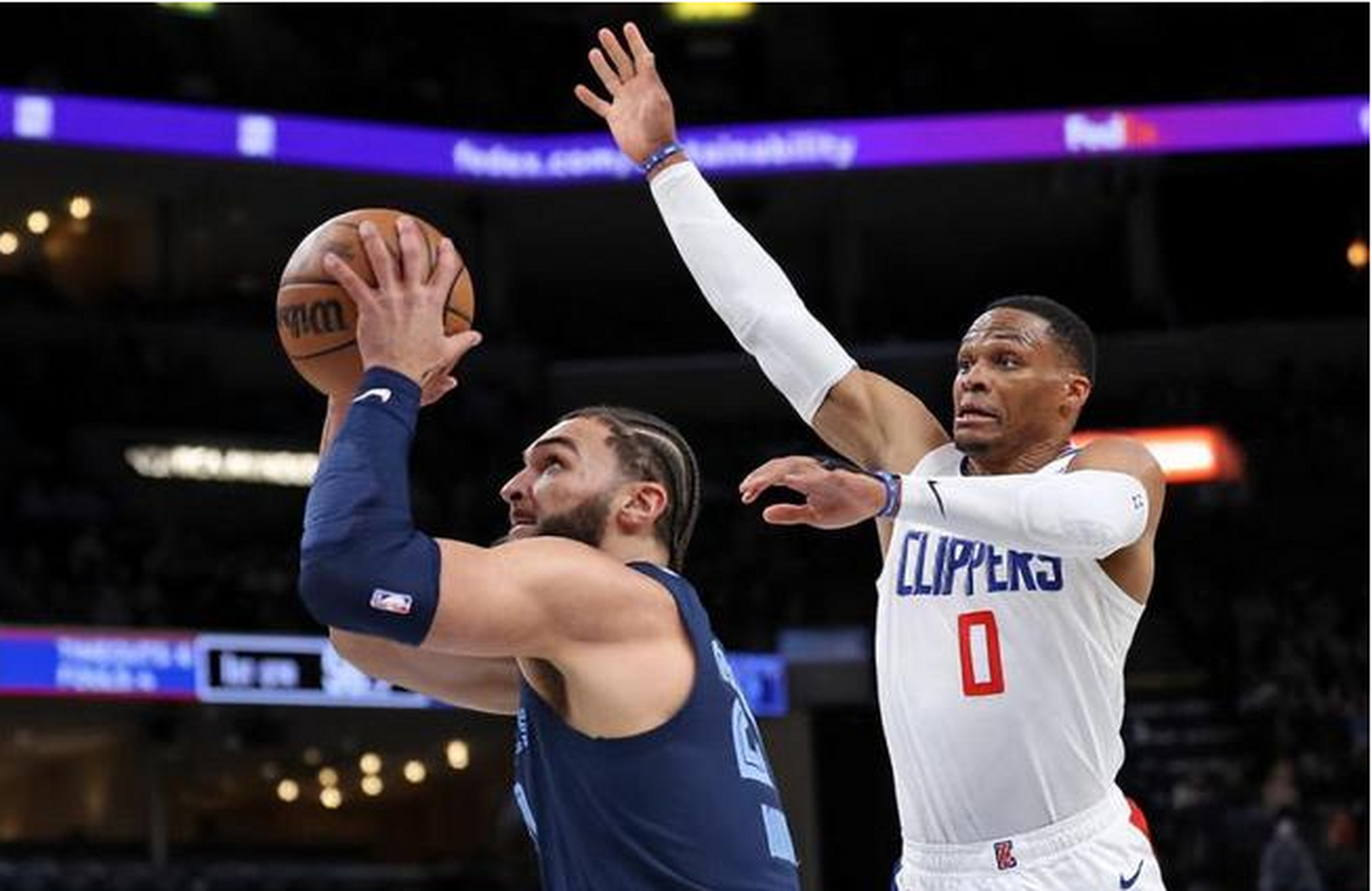 猛龙遭遇快船逆转,遗憾失利 猛龙遭遇快船逆转,遗憾失利