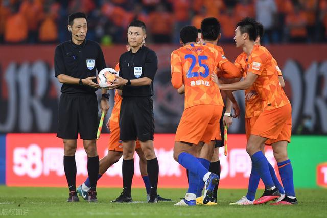 深圳佳兆业队员实现逆袭，取得胜利