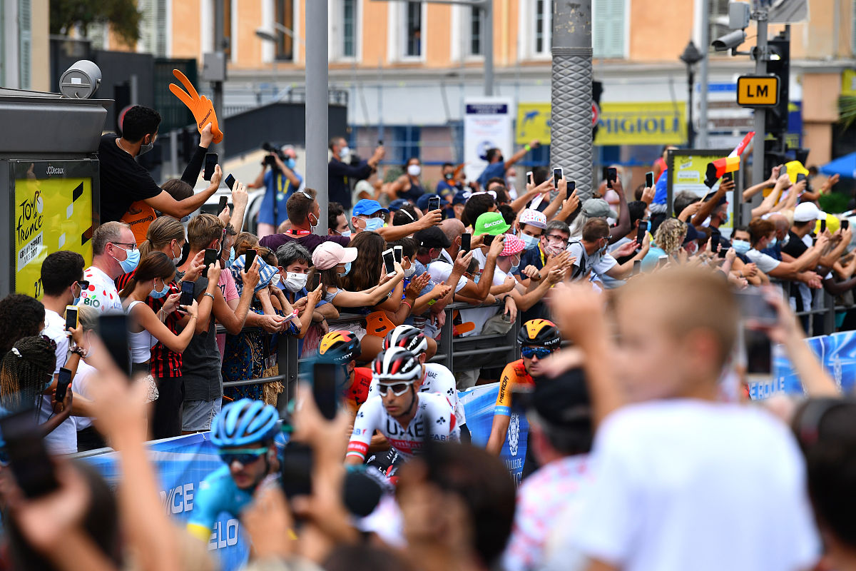 欧洲足球联赛引爆球迷狂热讨论