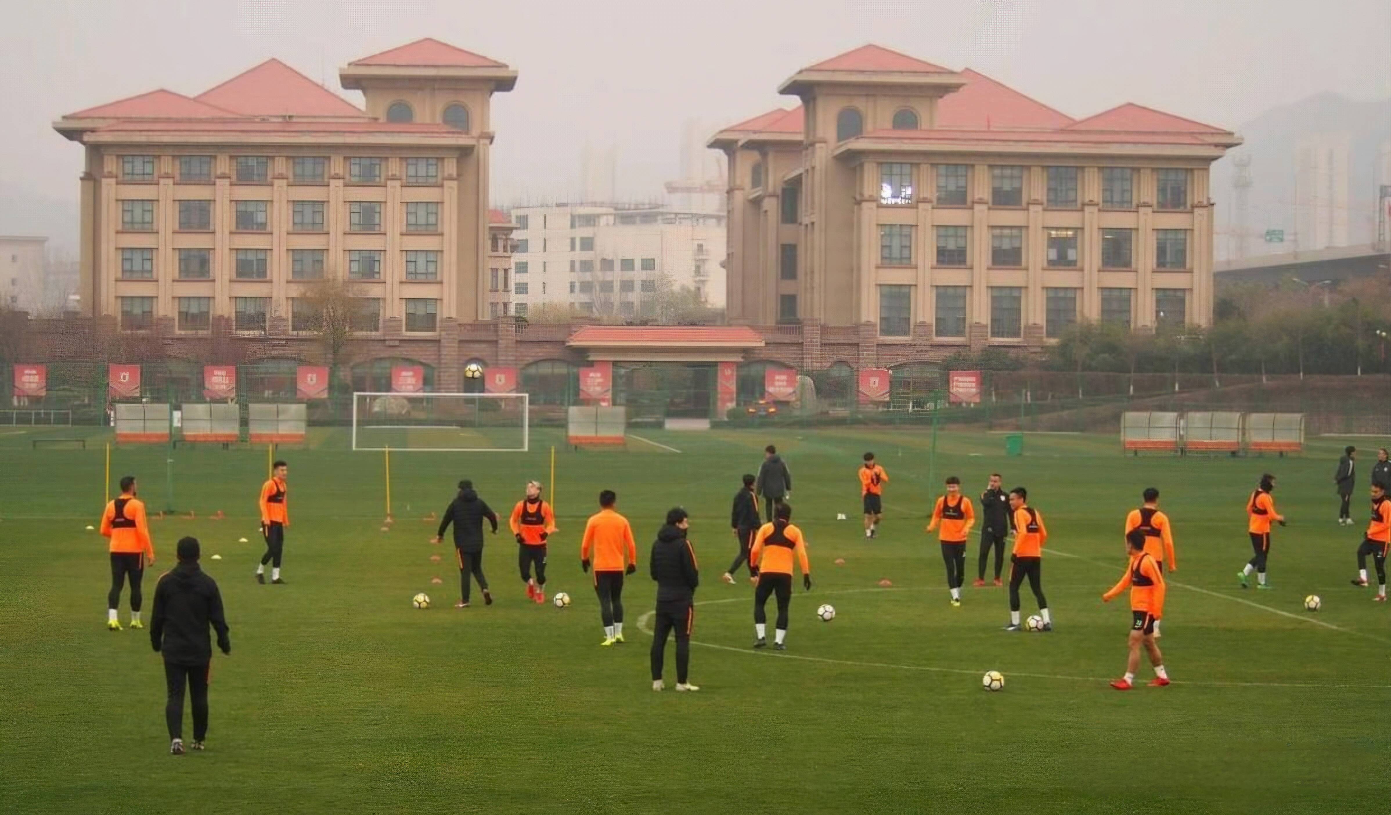 中超球队青训培养计划获重视，多名年轻球员涌现的简单介绍