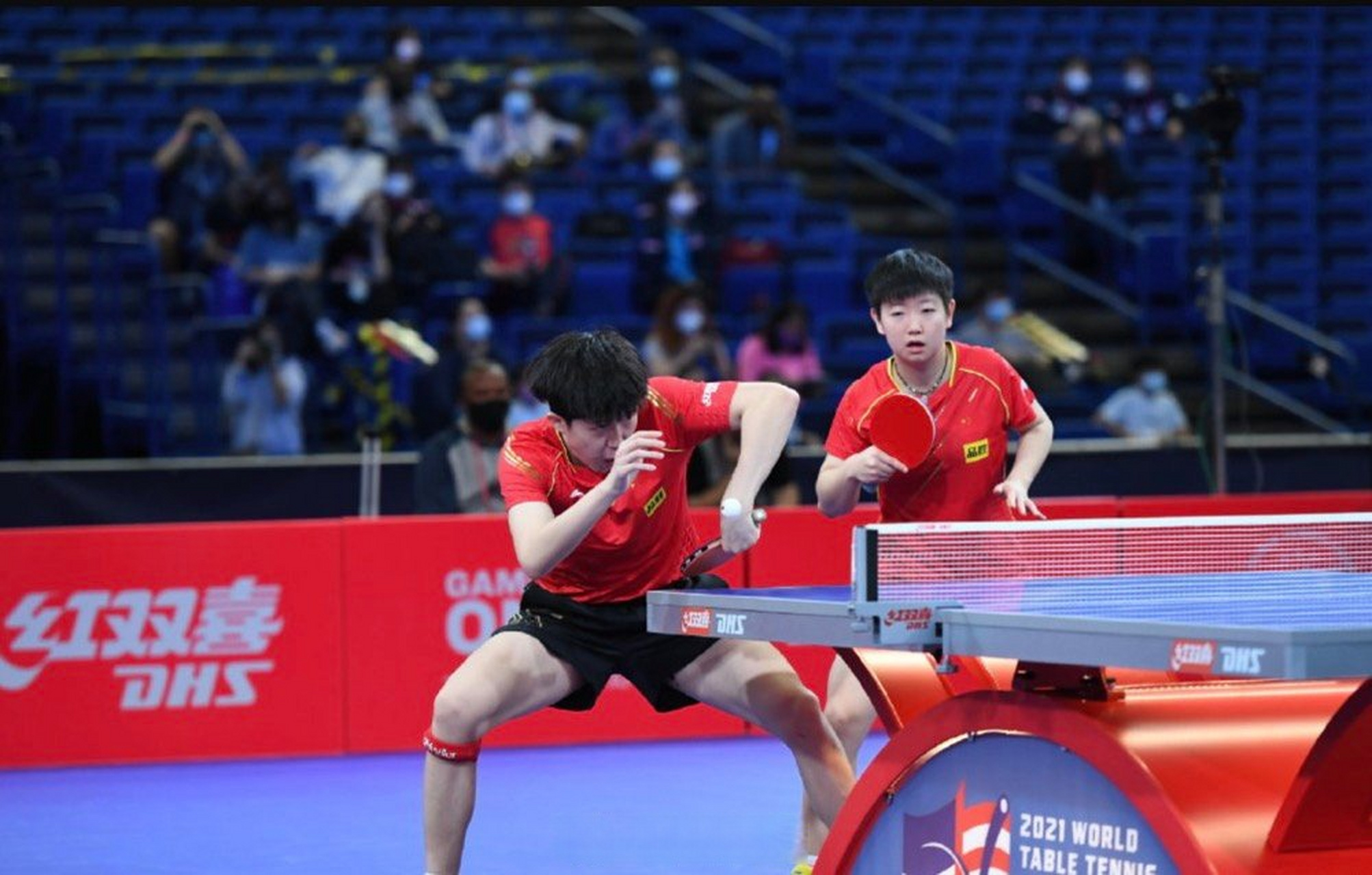 尼日利亚代表团在羽毛球赛中获奖