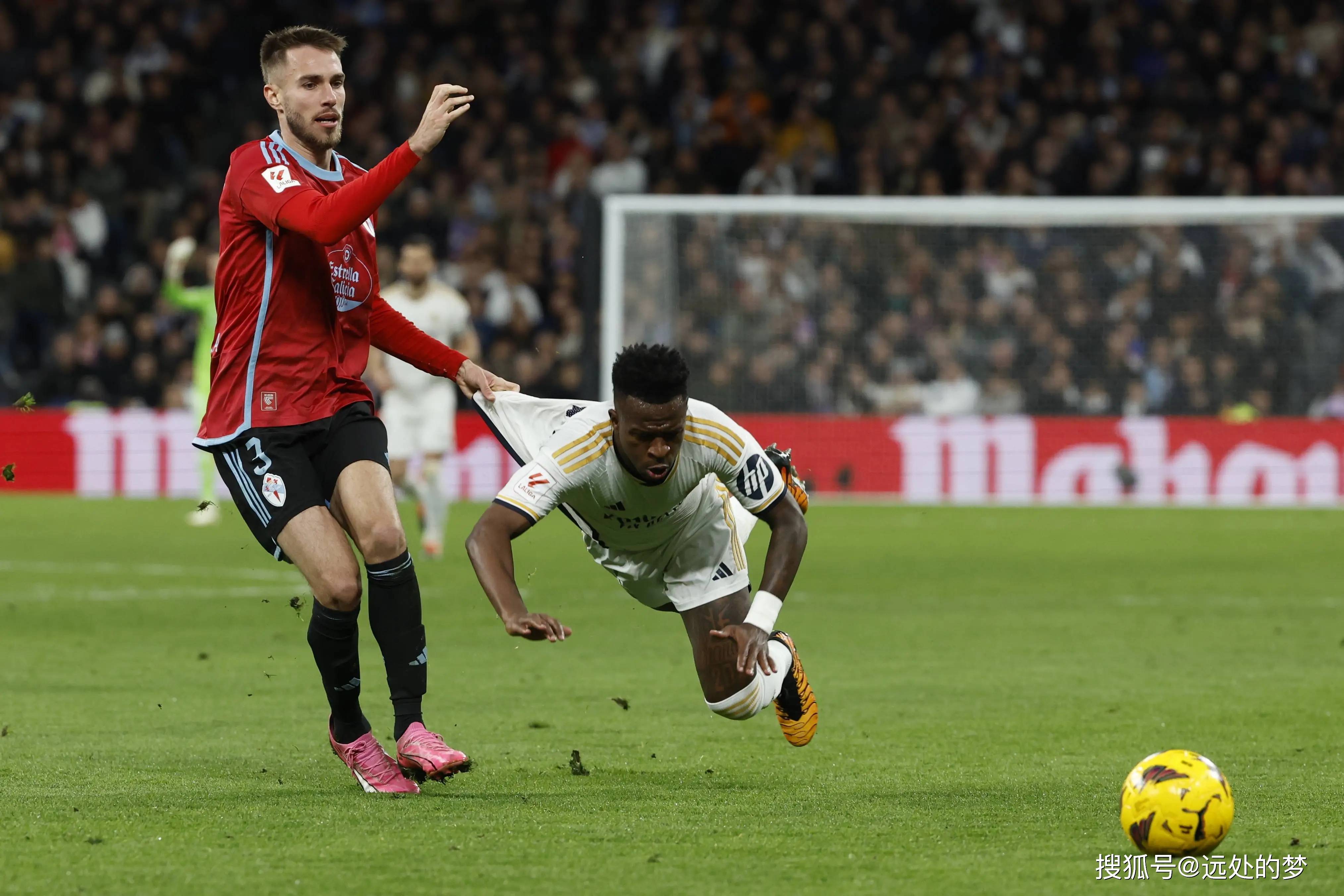 沙尔克客场获胜,球队全力拼搏 沙尔克客场获胜,球队全力拼搏