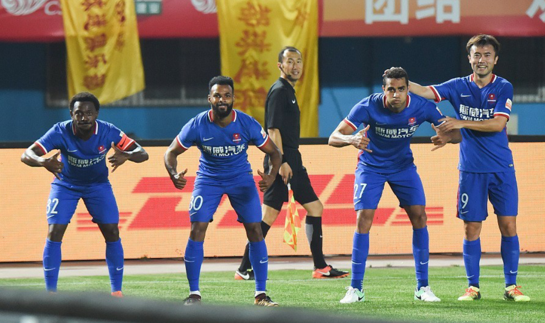 包含河南建业主场不敌重庆斯威，连续两轮失利的词条