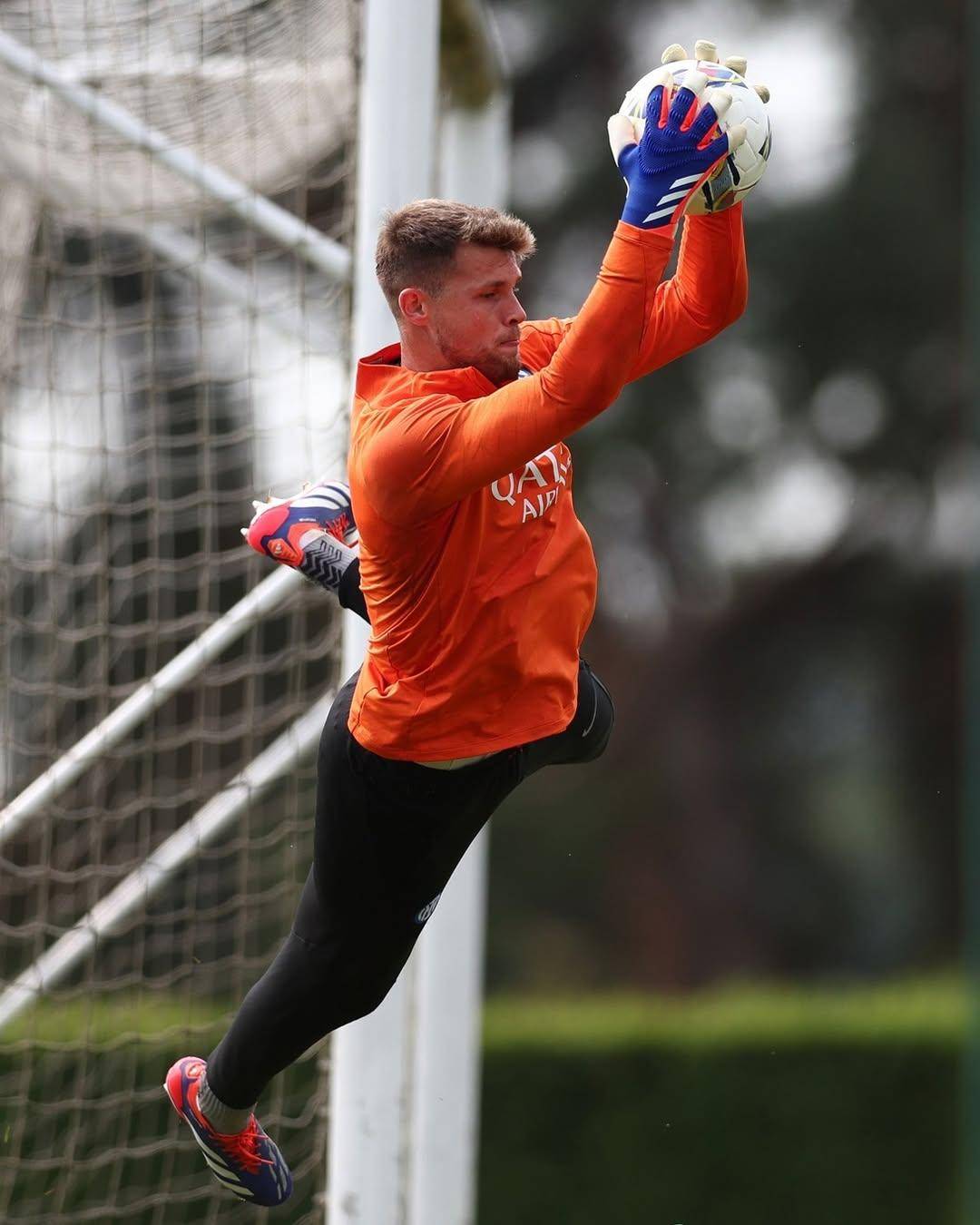 西甲豪门球员训练照曝光，积极备战未来