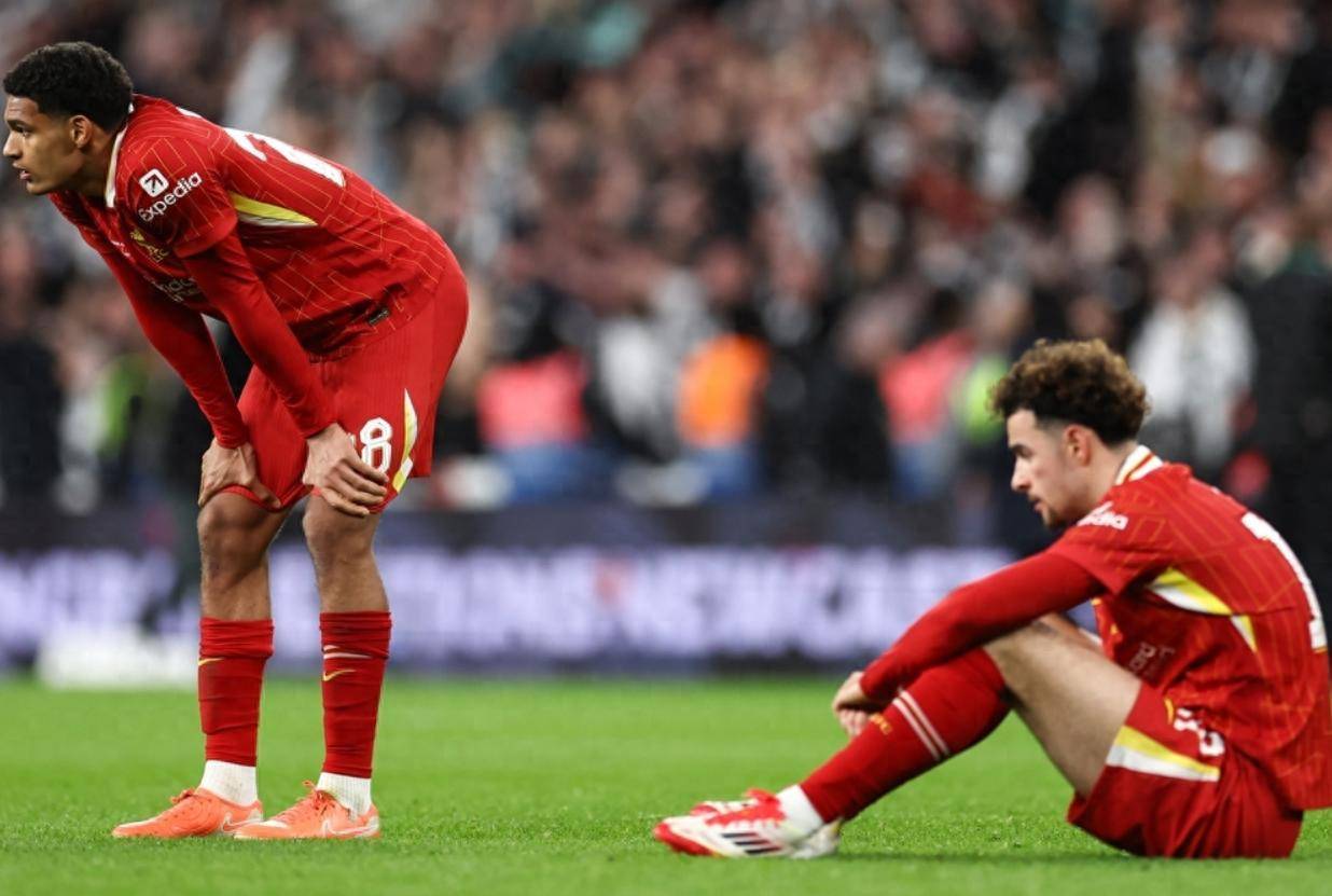 利物浦失利不敌巴塞，陷入晋级危机