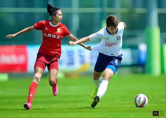 中国女足再次登上冠军宝座,展现出色实力 中国女足再次登上冠军宝座,展现出色实力