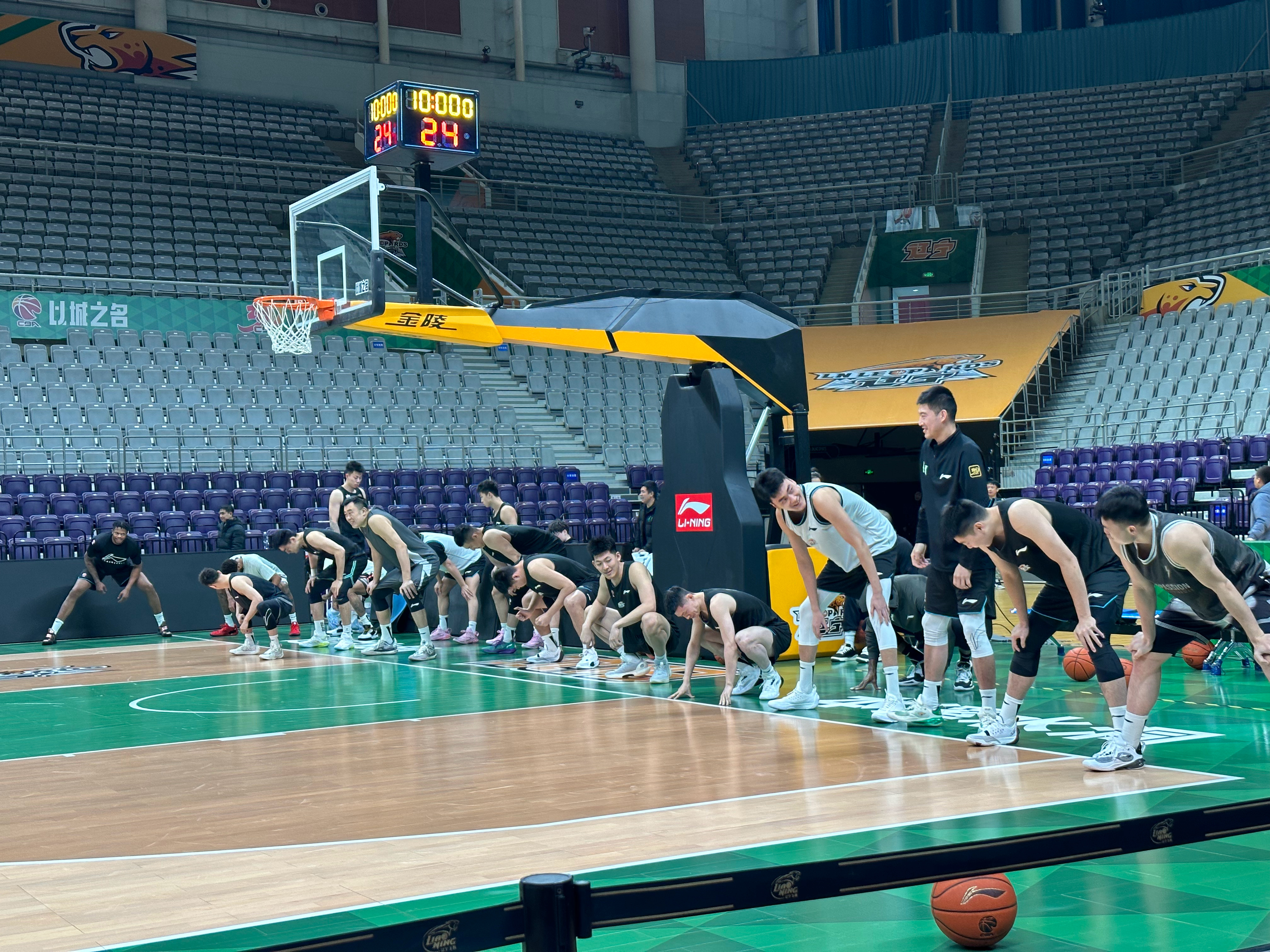 球队备战新赛季，全员状态火爆