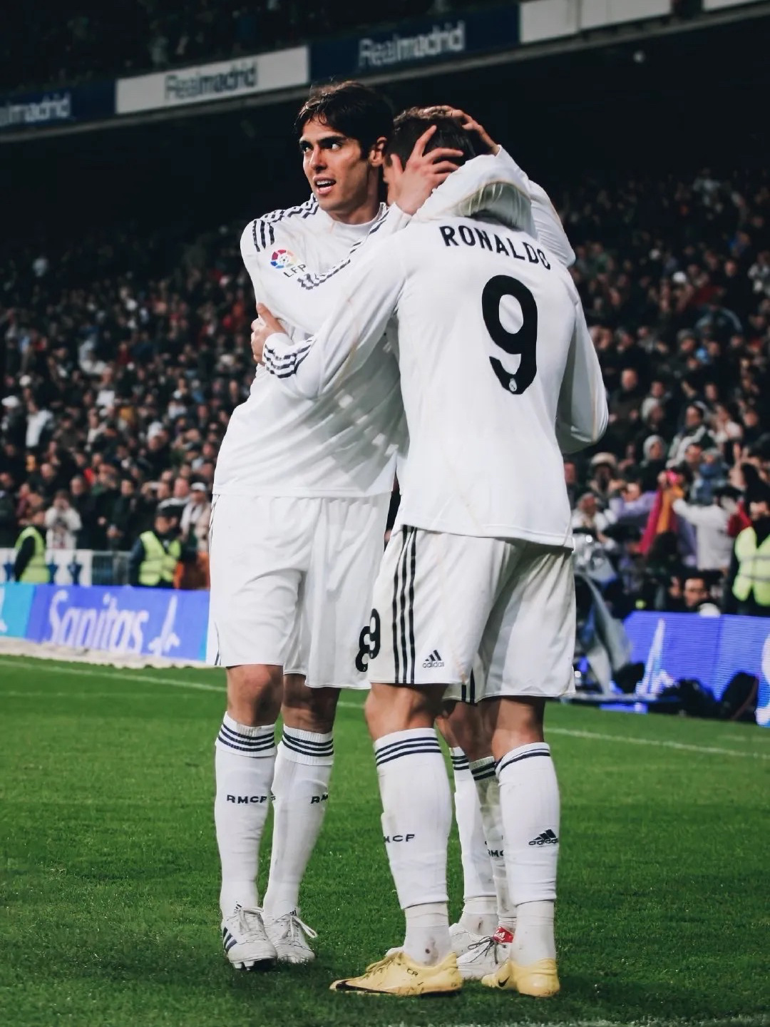 纷纷扰扰的比赛中，胜负难分值得期待！的简单介绍