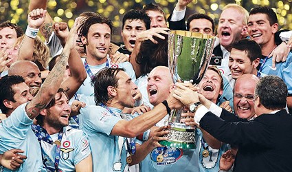 巴塞罗那赢得漂亮比赛,球迷沸腾欢呼 巴塞罗那赢得漂亮比赛,球迷沸腾欢呼