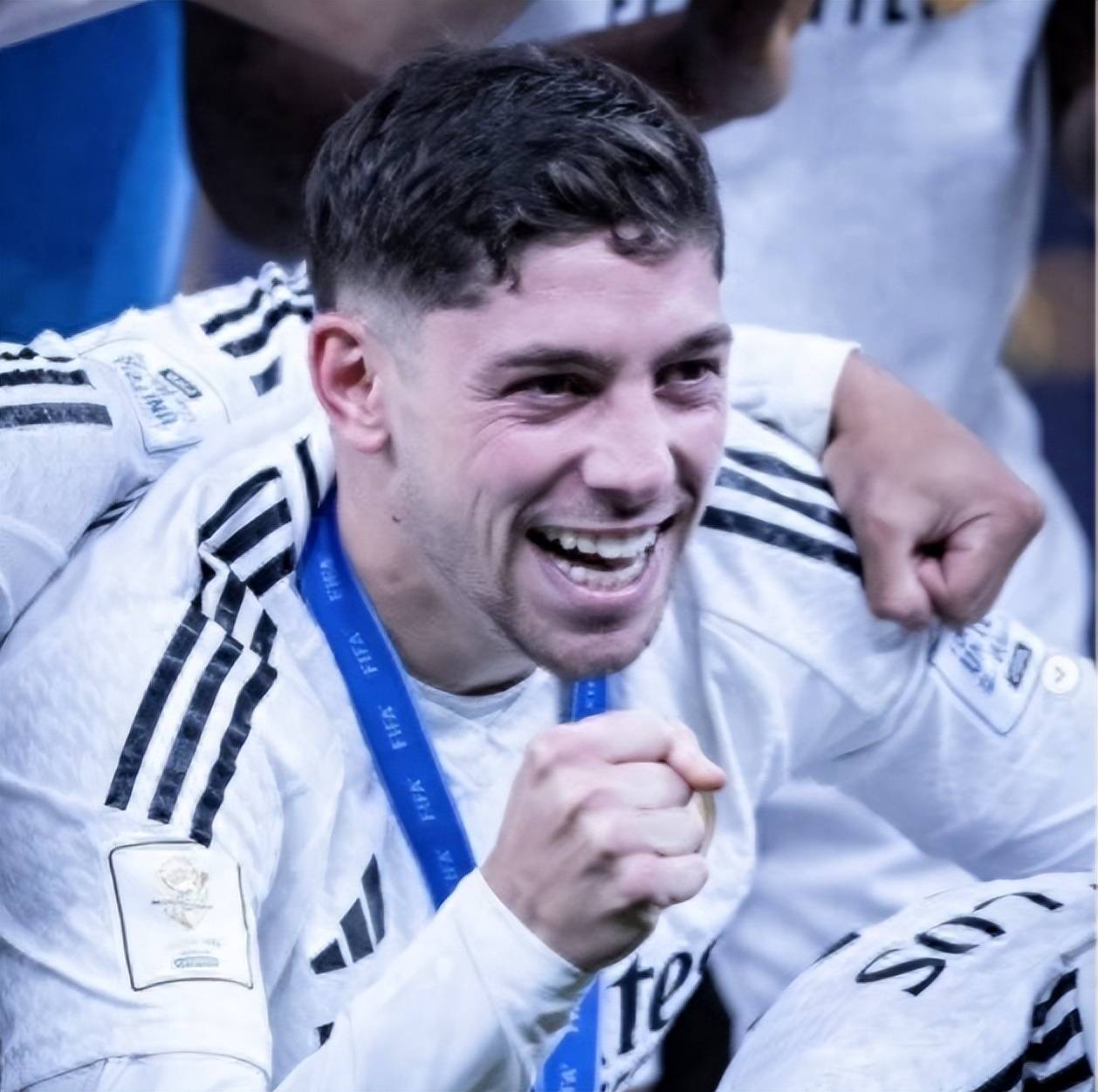 皇家马德里中场球员完成一次精彩助攻