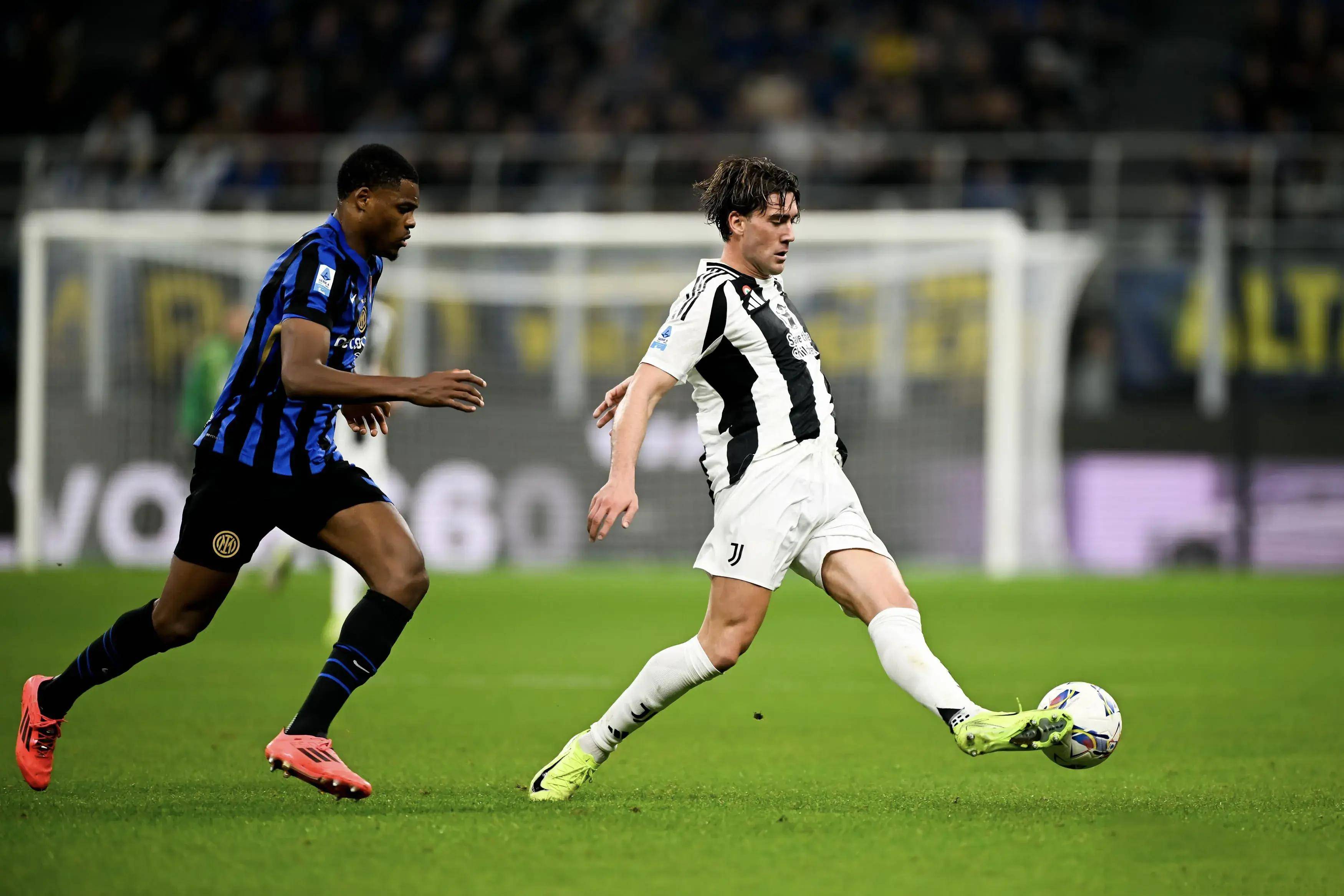 尤文图斯大胜那不勒斯,梅开二度夺得胜利 尤文图斯大胜那不勒斯,梅开二度夺得胜利