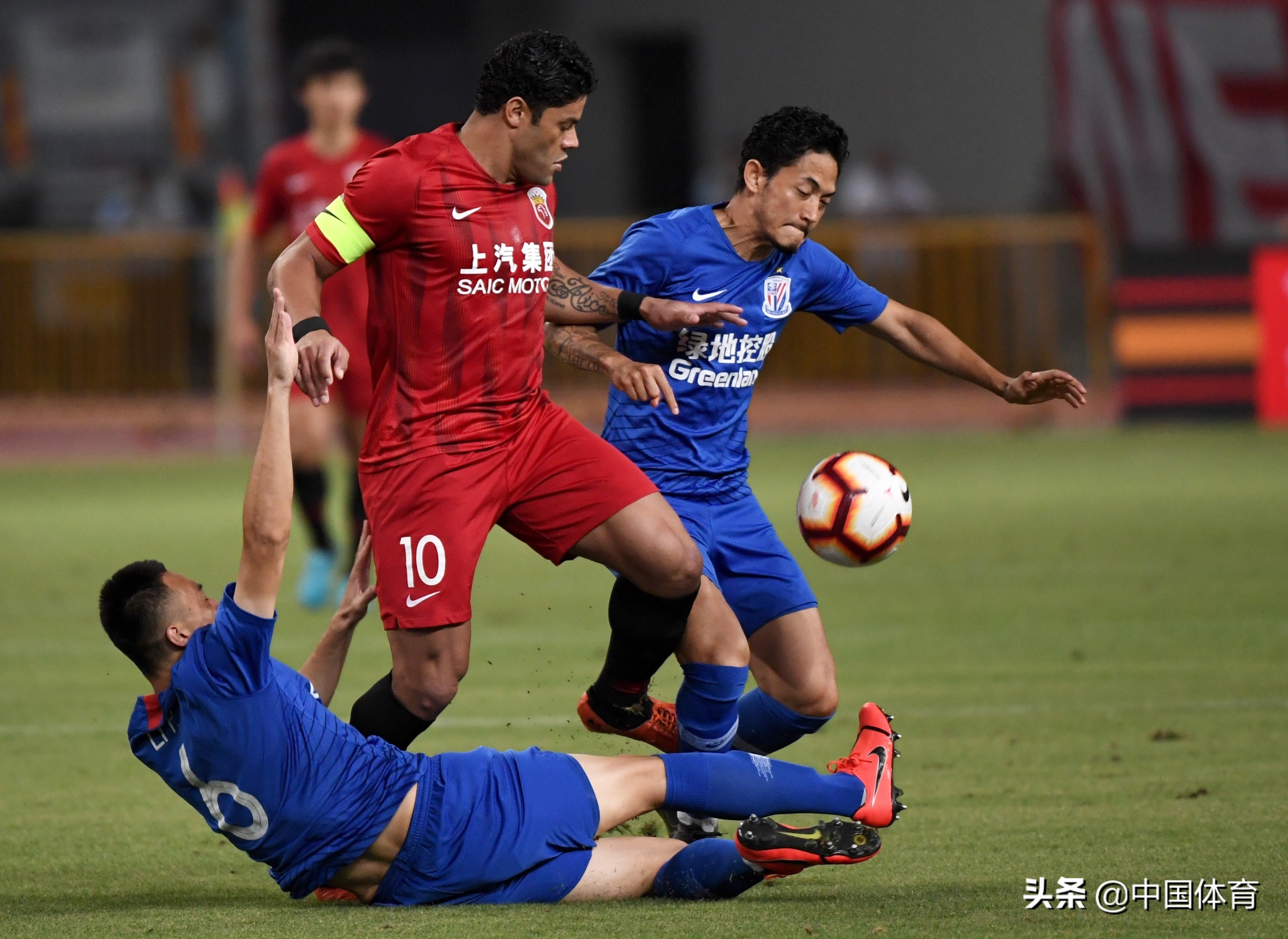 武汉卓尔在主场迎战上海上港,双方激战异常激烈的简单介绍 武汉卓尔在主场迎战上海上港,双方激战异常激烈的简单介绍