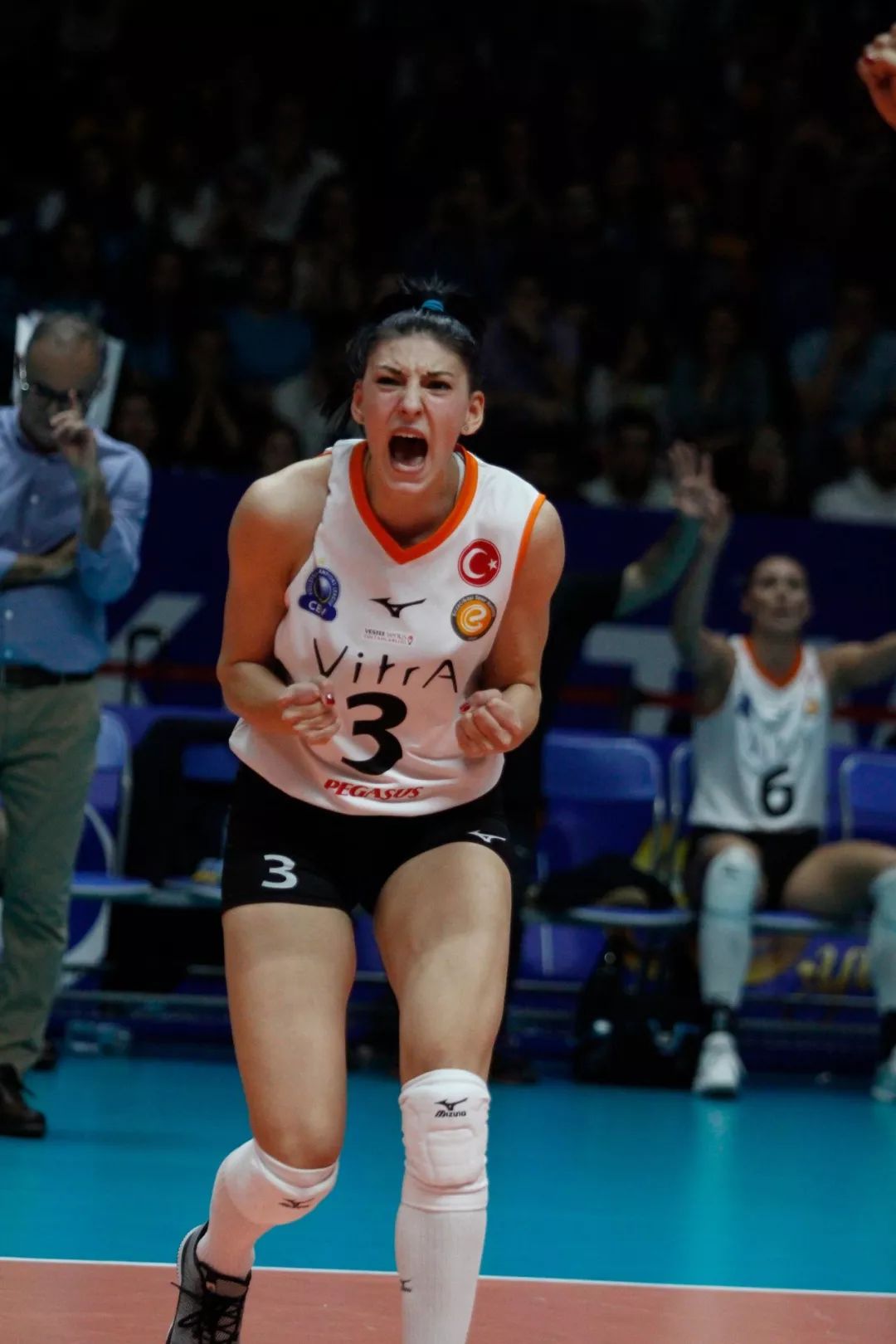 关于南美运动员力压强手，勇夺奖牌夺头筹的信息