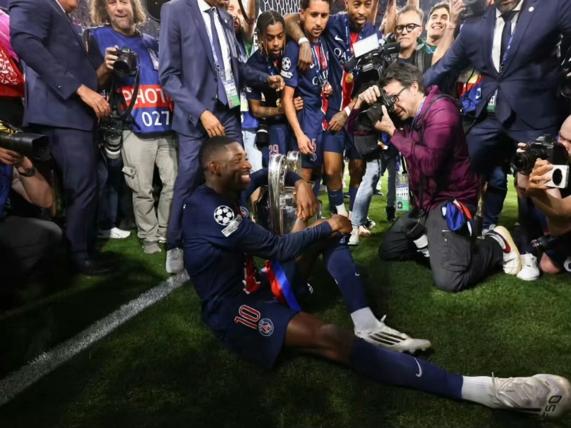 巴黎圣日耳曼在欧冠赛场上迎战荷兰球队的简单介绍