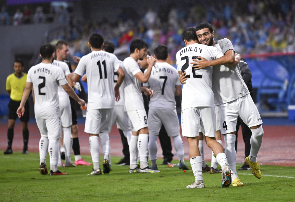 乌兹别克斯坦球队在国际比赛中引人注目