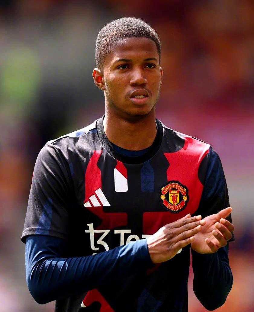 包含曼联客场大胜，球队前景蒸蒸日上的词条