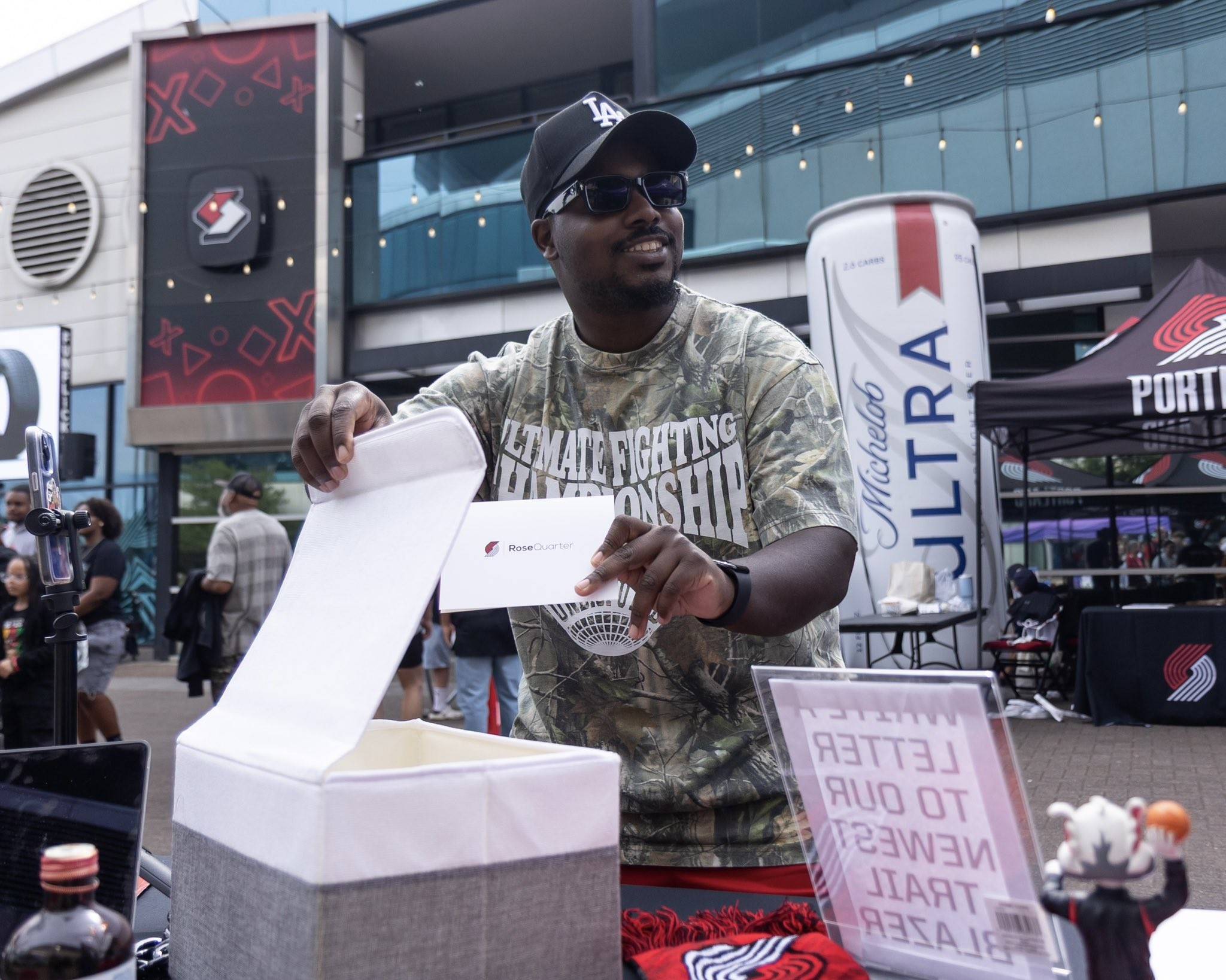 近日的篮球盛事吸引无数球迷翘首以待