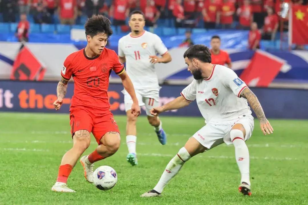 包含人主场取胜士气高昂，球队成功逆转胜利的词条