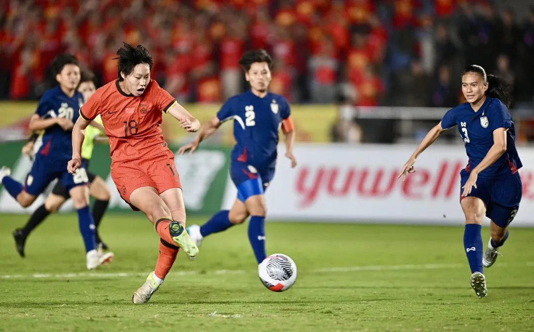 比利时女足表现出色，顺利晋级四强