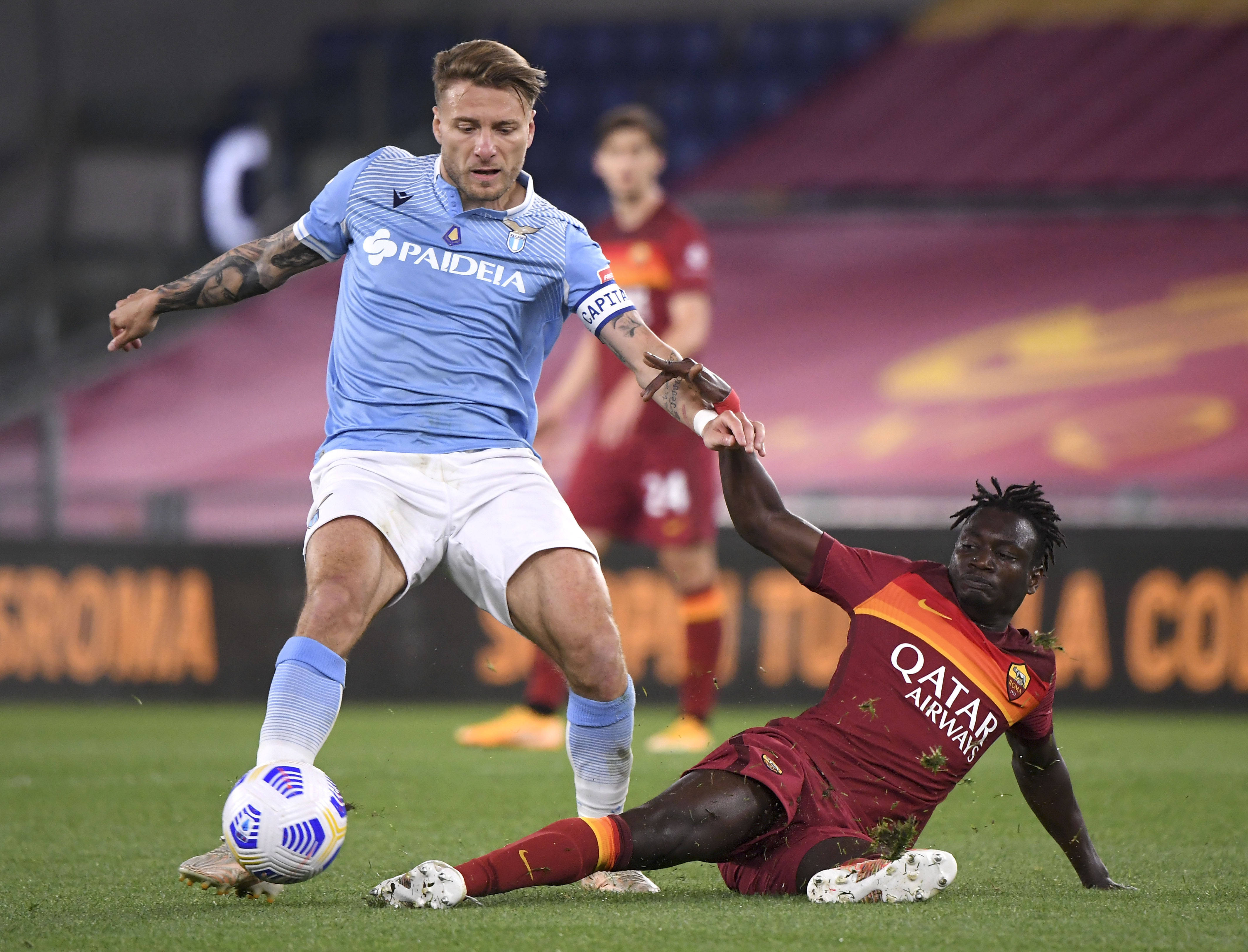 阿贾克斯备战欧国联比赛，全队备战饱满