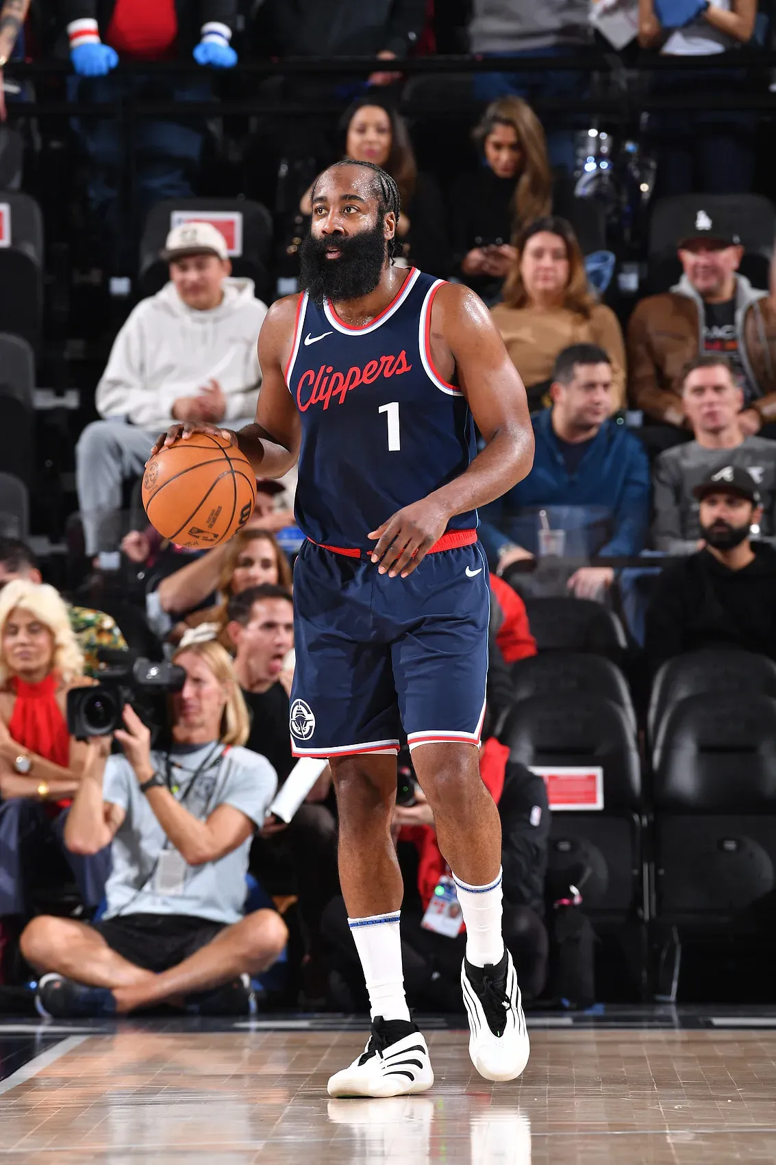 哈登打破纪录连续场得分超