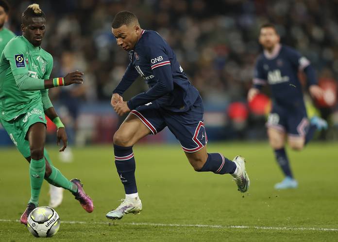 巴黎圣日耳曼力压里尔坐拥法甲榜首位置