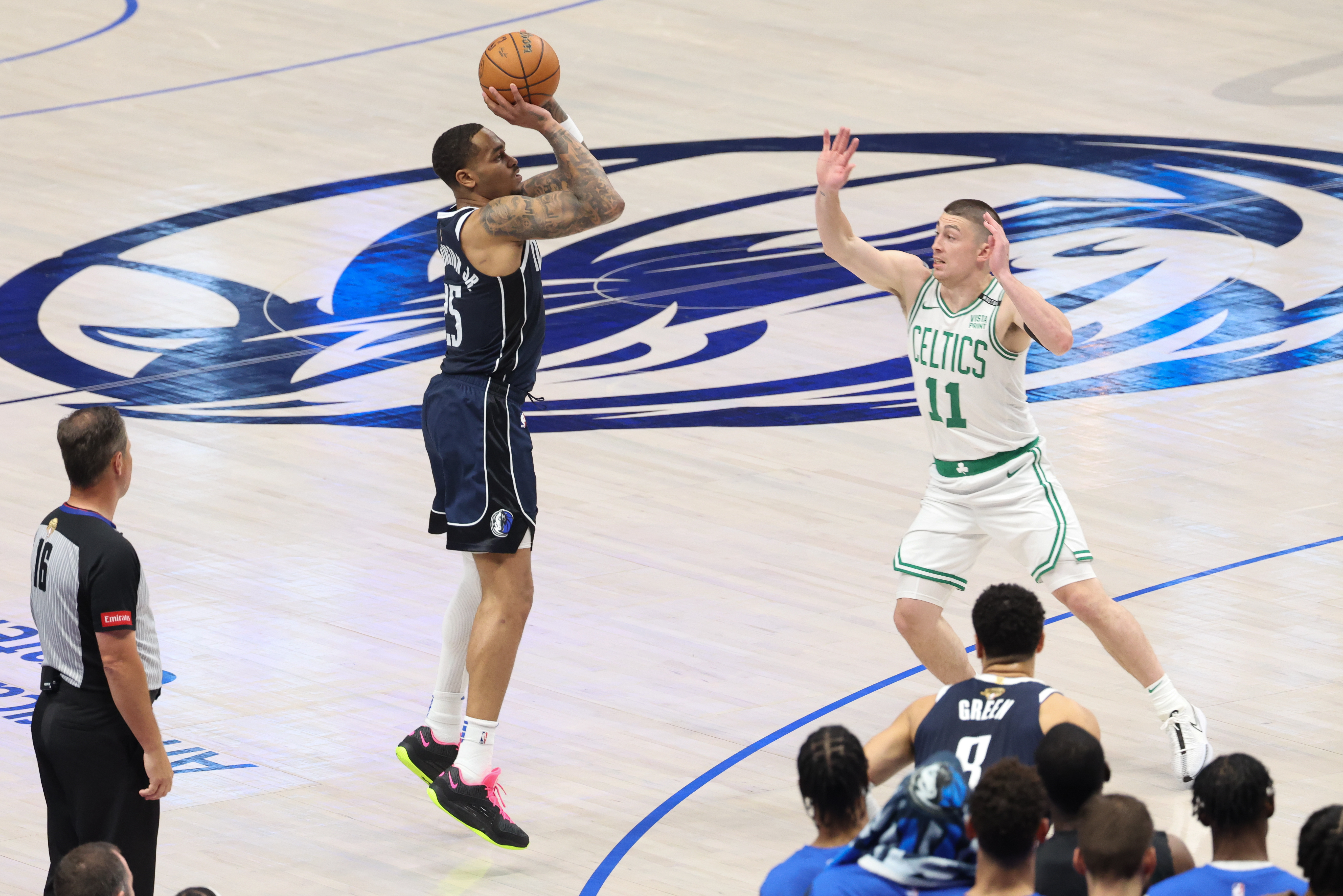 独行侠主场大胜国王，取得连胜势头