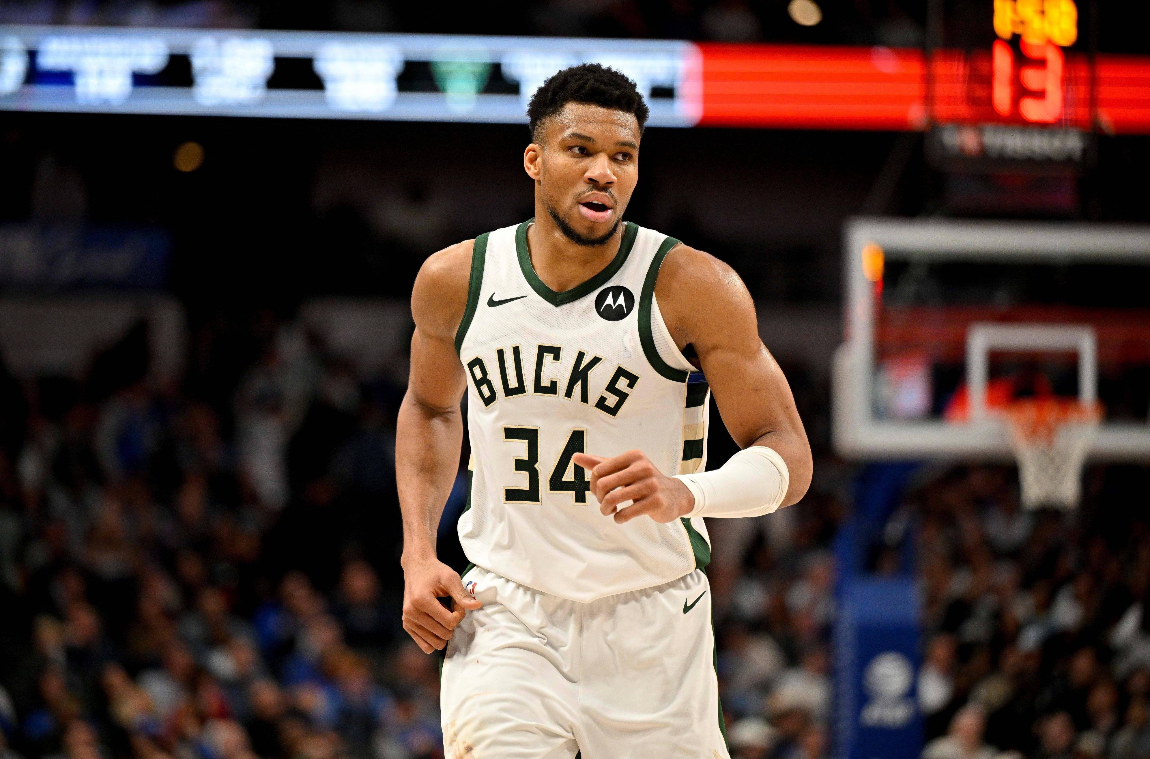 雄鹿再胜独行侠，豪取十连胜