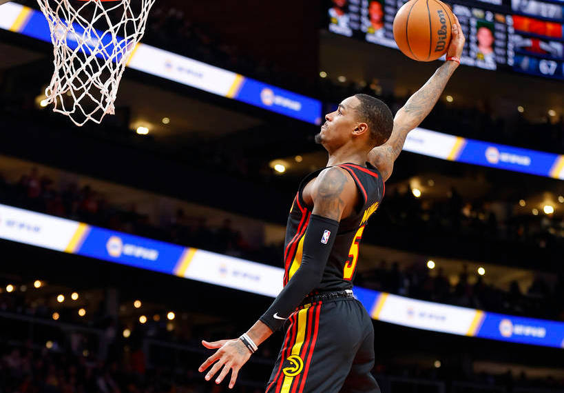 雄鹿主场击败老鹰，连胜在望