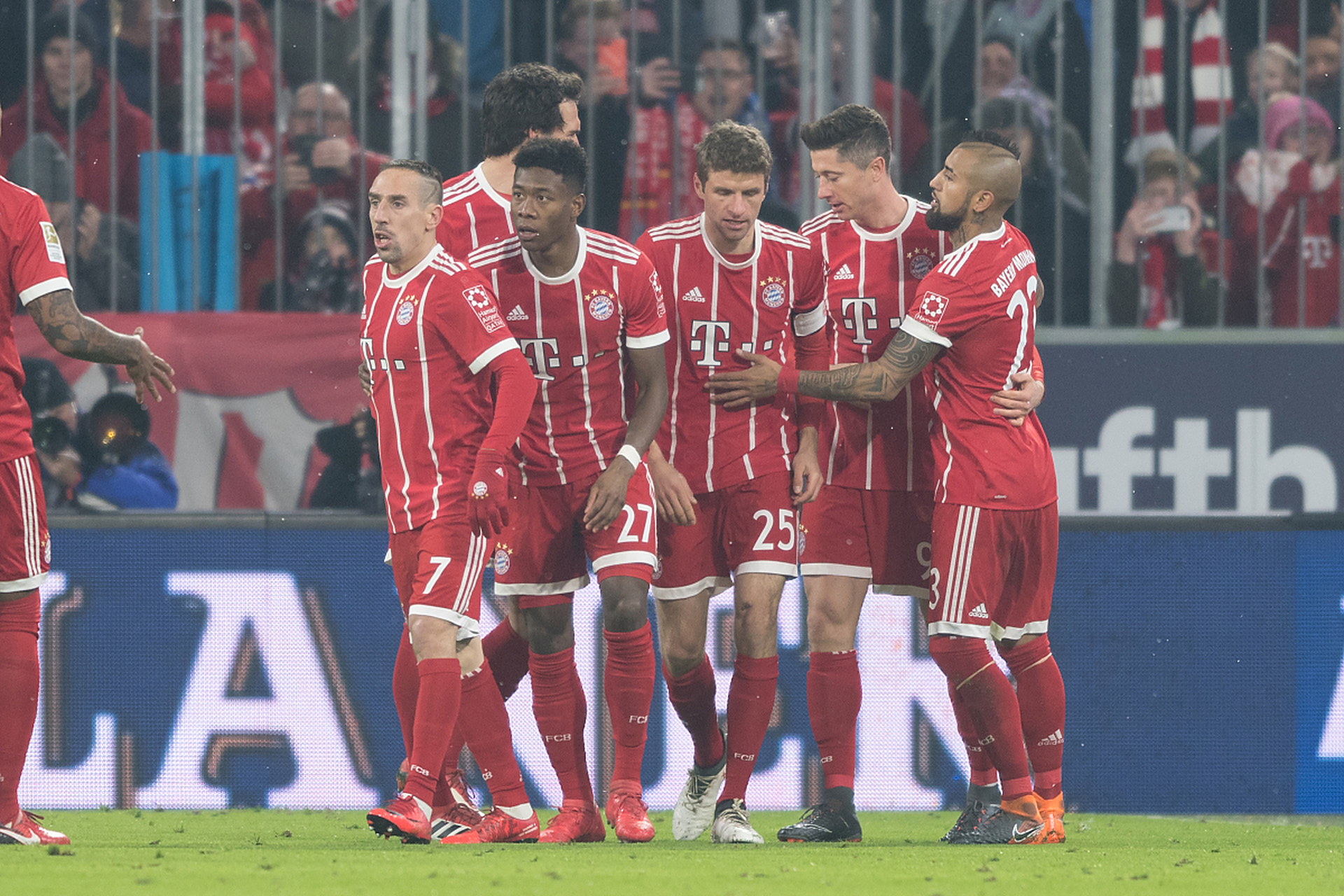 拜仁慕尼黑客场0-4惨败,科隆获得德甲联赛胜利 拜仁慕尼黑客场0-4惨败,科隆获得德甲联赛胜利