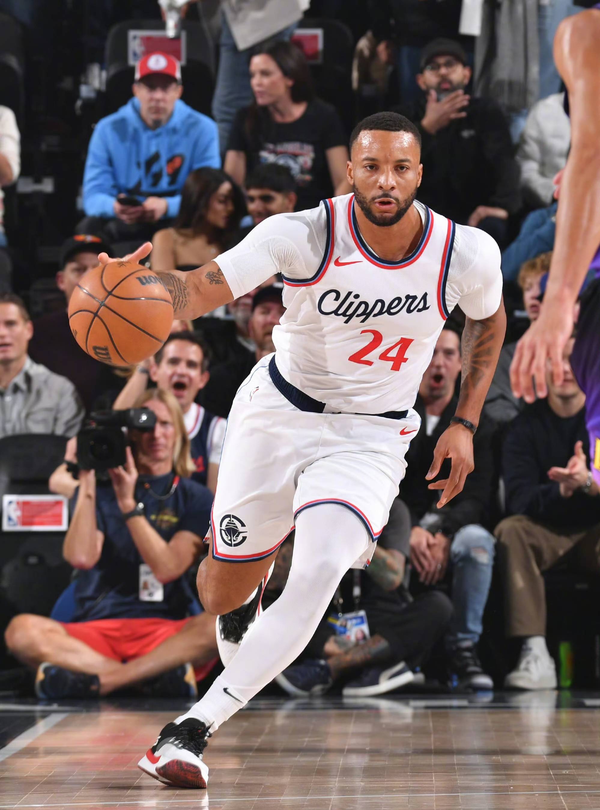 湖人大胜奇才结束连败