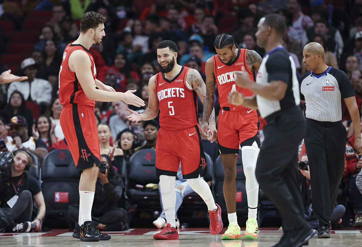 猛龙主场败给火箭，东部第二