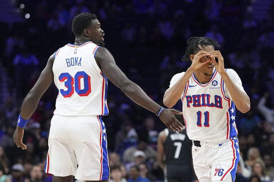 76人击败活塞结束连败