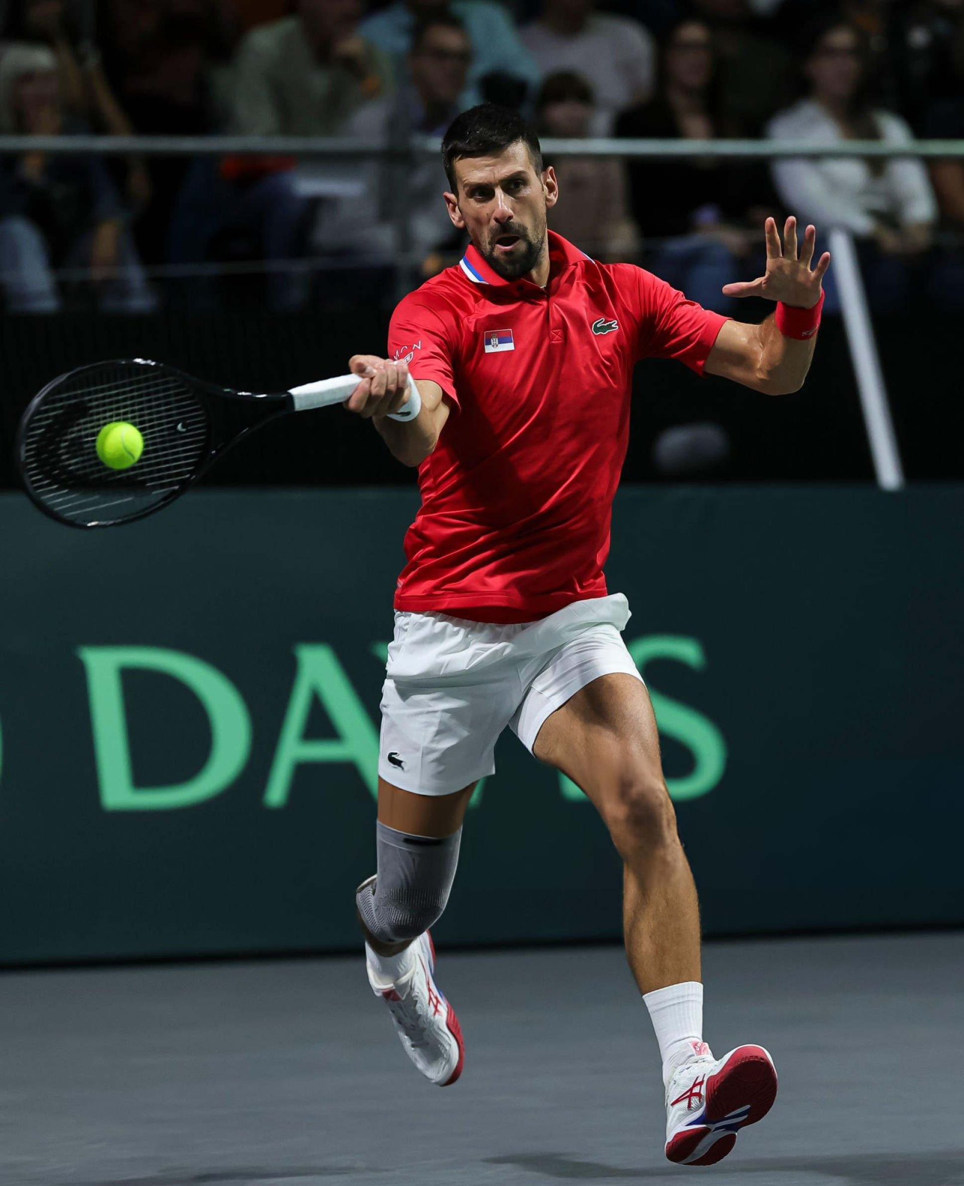 FB体育在线-包含拉沃尔杯鏖战戴维斯杯，西西帕斯刷新纪录的词条