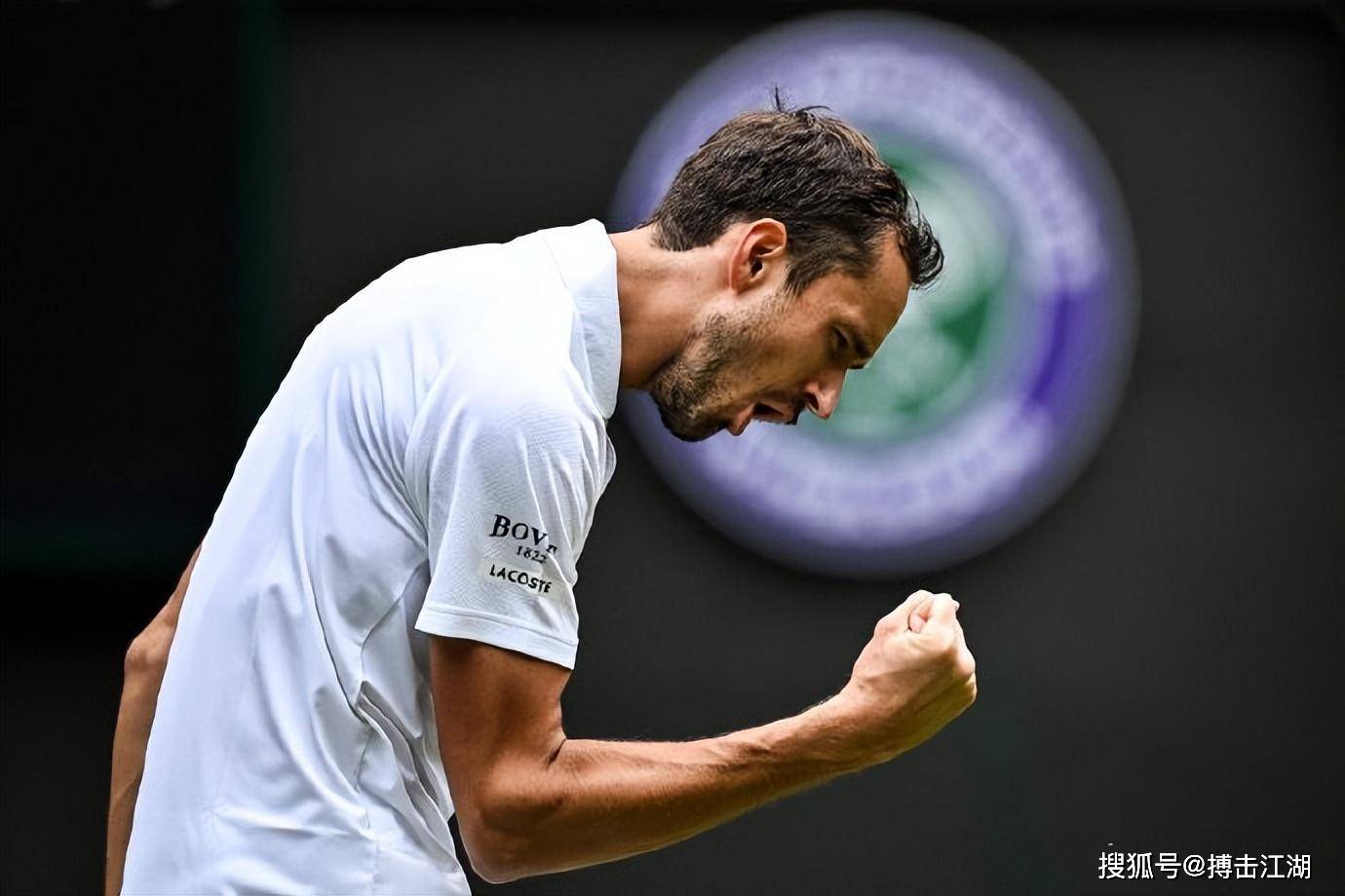 包含温网险胜拉沃尔杯，鲁德刷新纪录的词条